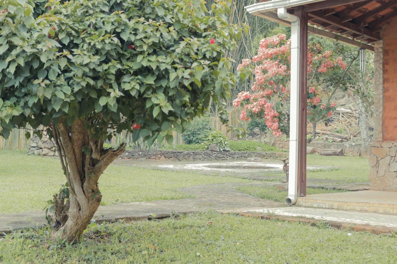 Em Tiradentes, Minas Gerais, Casa Tipica E Espacosa Em Terreno Arborizado Exteriör bild